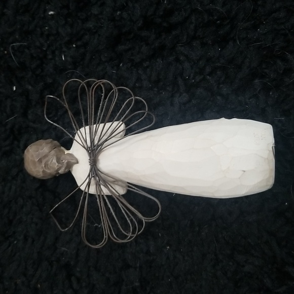 Willow tree 'angel of prayer' - Picture 2 of 2